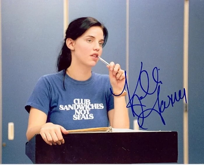 Kelli Garner autograph