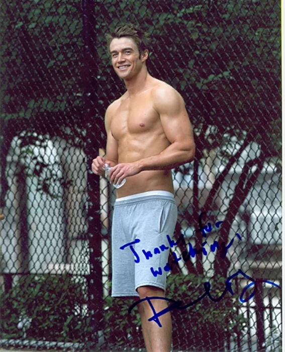 Robert Buckley autograph