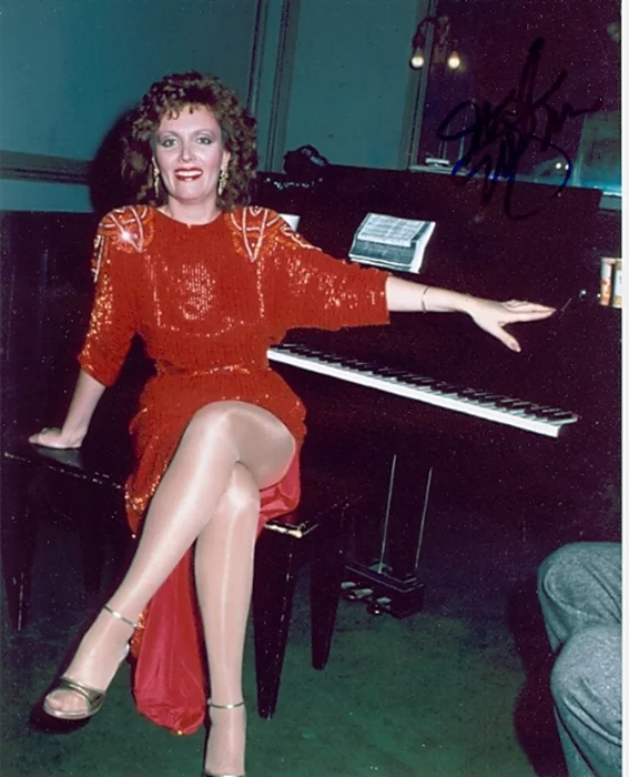 Maureen McGovern autograph