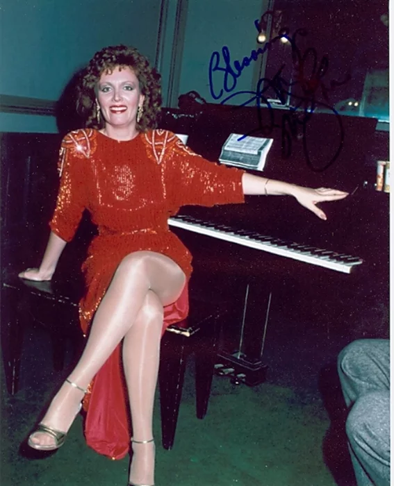 Maureen McGovern autograph