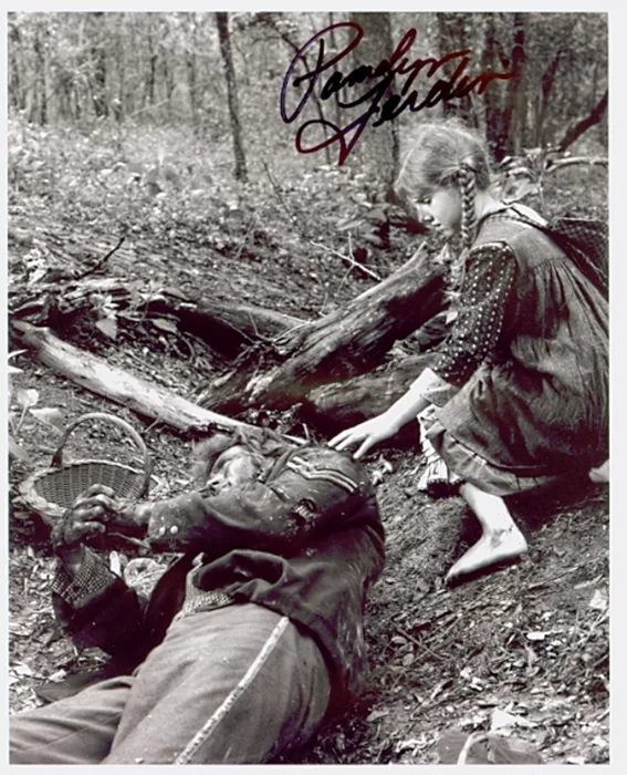 Pamelyn Ferdin autograph