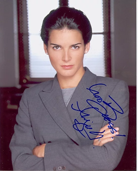 Angie Harmon autograph
