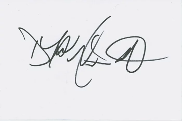 Dylan McDermott autograph