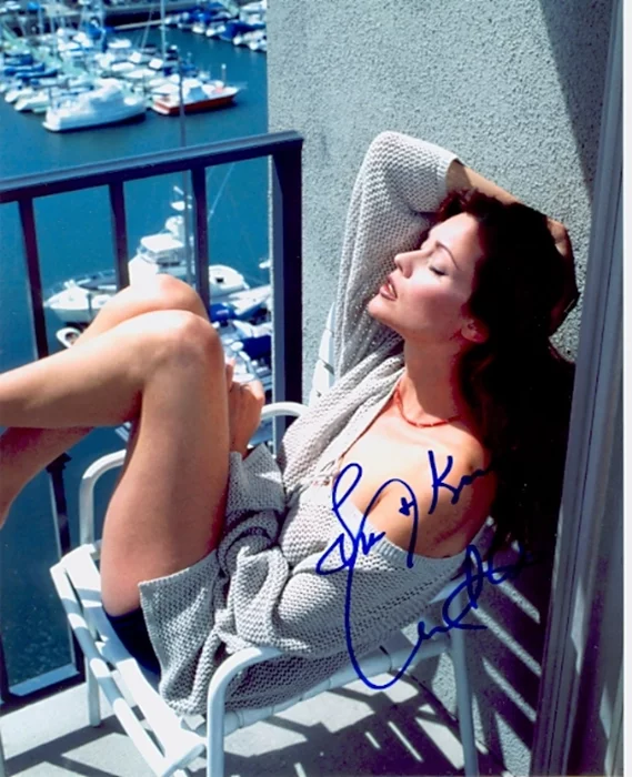 Carol Alt autograph
