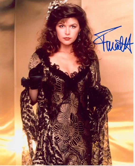 Finola Hughes autograph