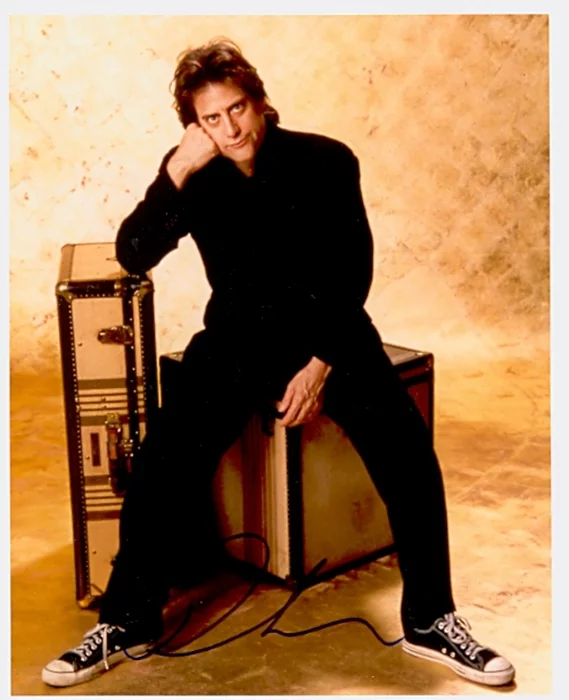 Richard Lewis autograph