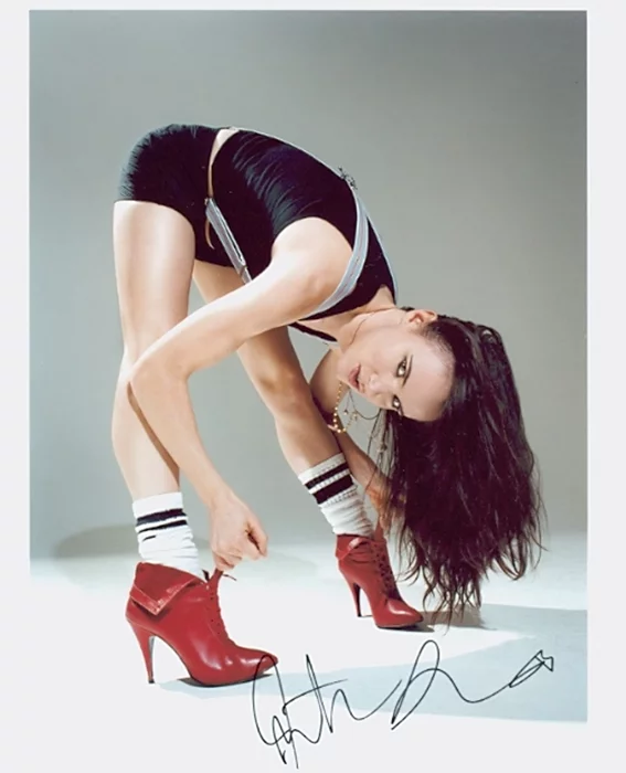 Juliette Lewis autograph