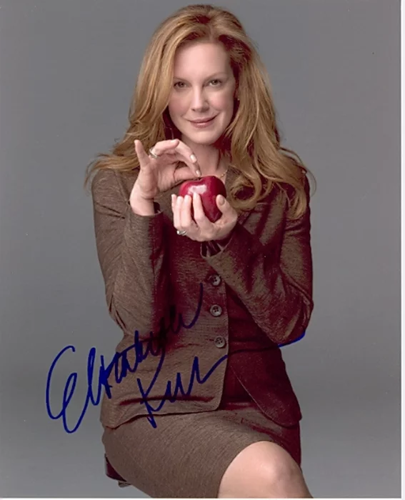Elizabeth Perkins autograph