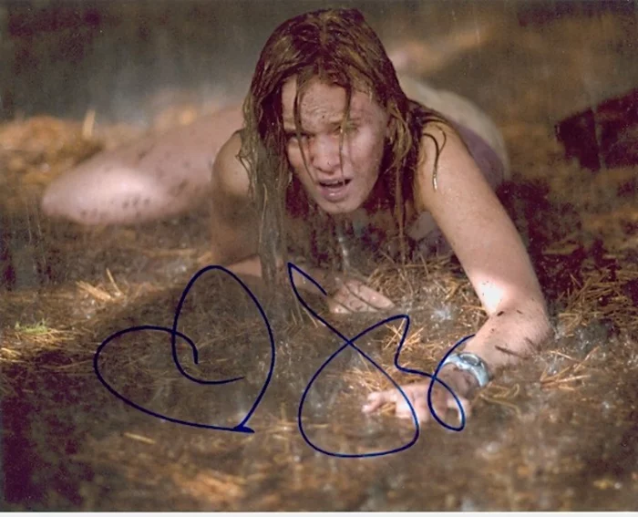 Sara Paxton autograph