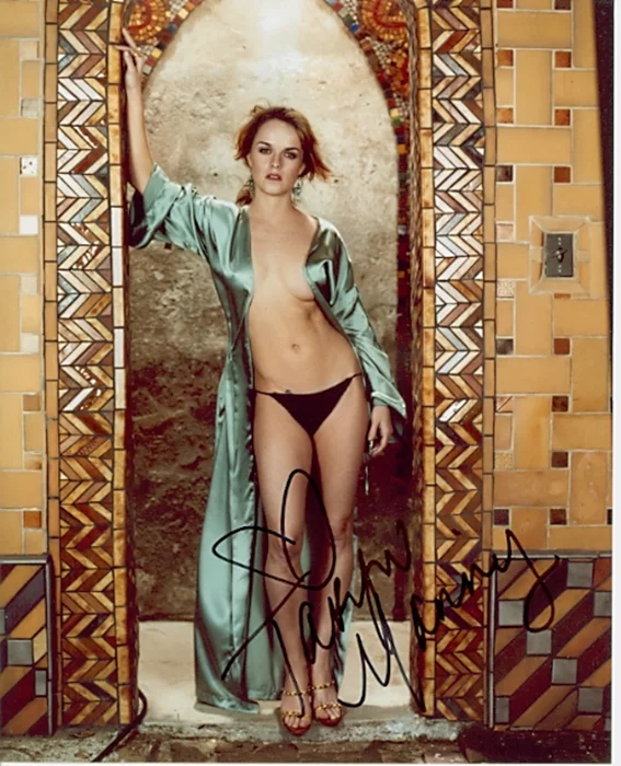 Taryn Manning autograph