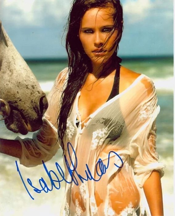 Isabel Lucas autograph