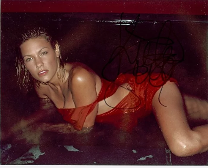 Kiele Sanchez autograph