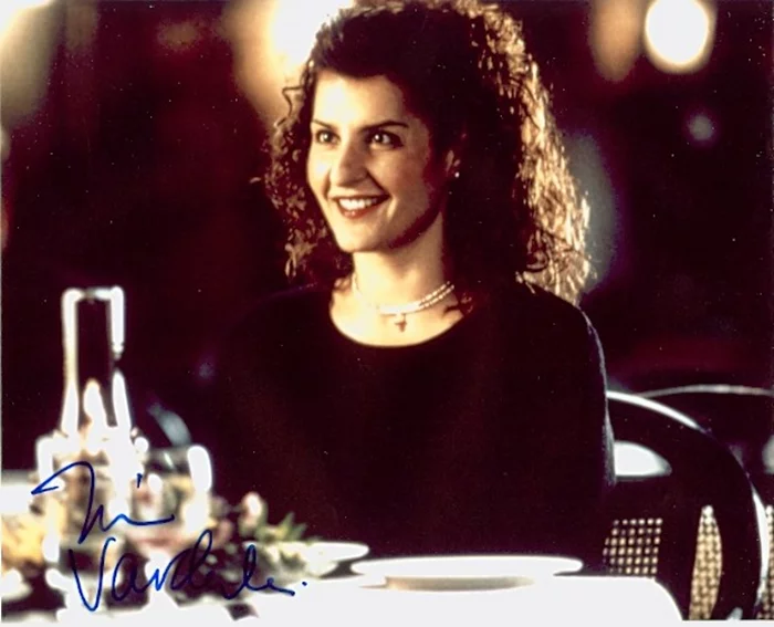Nia Vardalos autograph