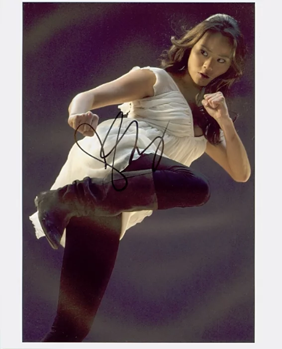 Jamie Chung autograph