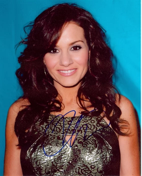 Kara DioGuardi autograph