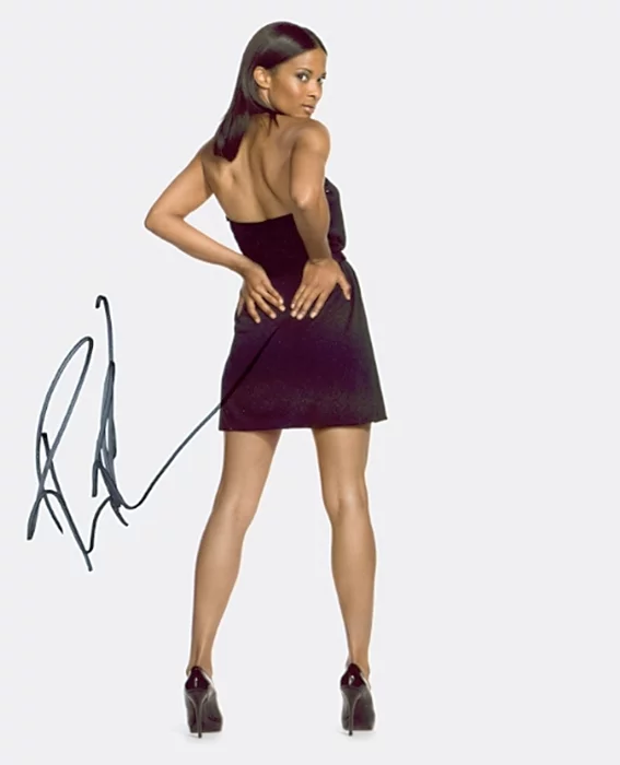 Rose Rollins autograph