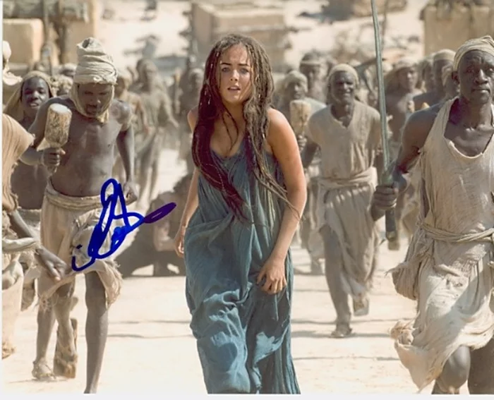 Camilla Belle autograph