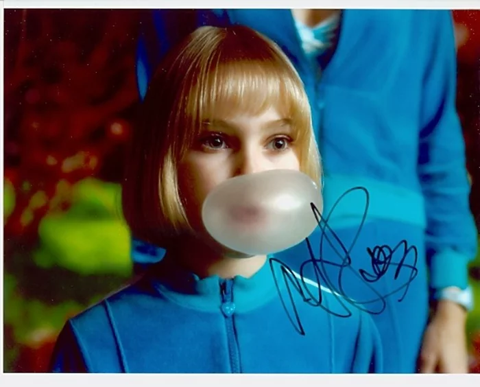 Annasophia Robb autograph