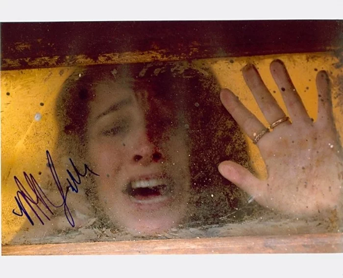 Martha MacIsaac autograph