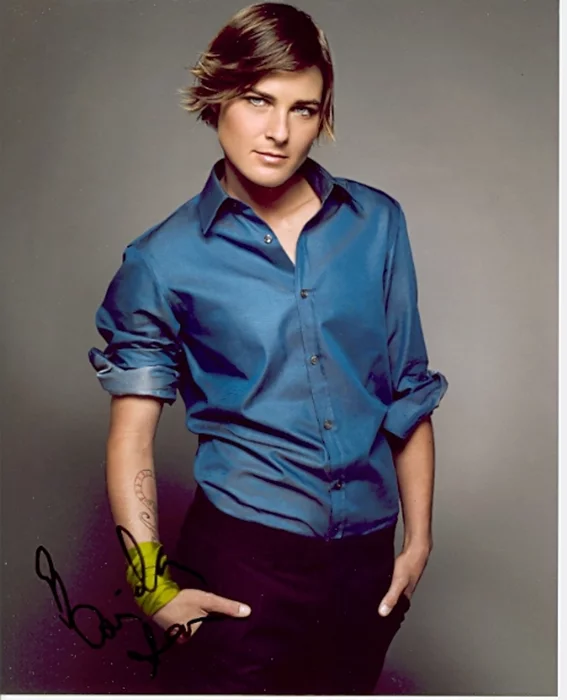 Daniela Sea autograph
