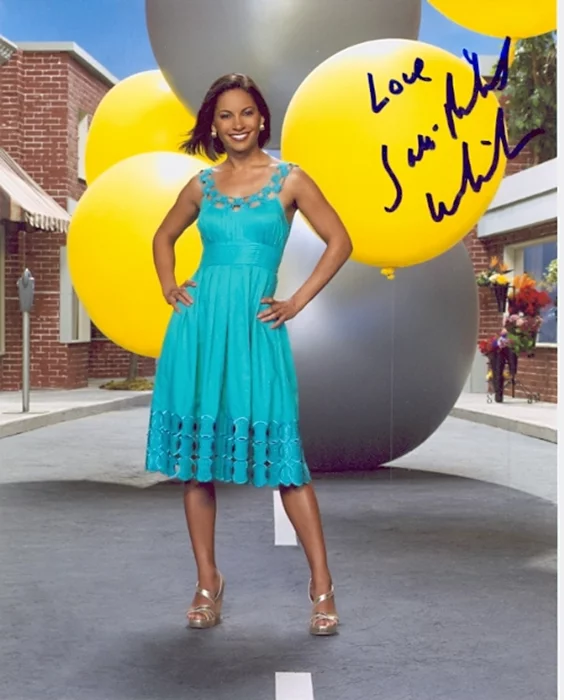 Salli Richardson-Whitfield autograph