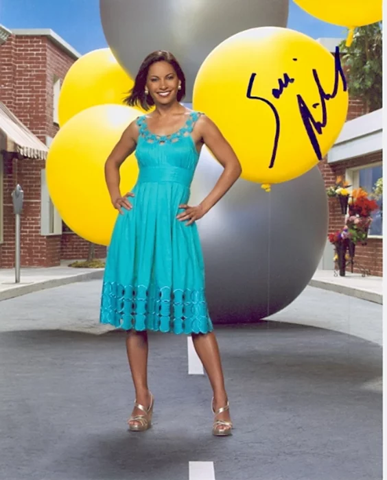 Salli Richardson-Whitfield autograph