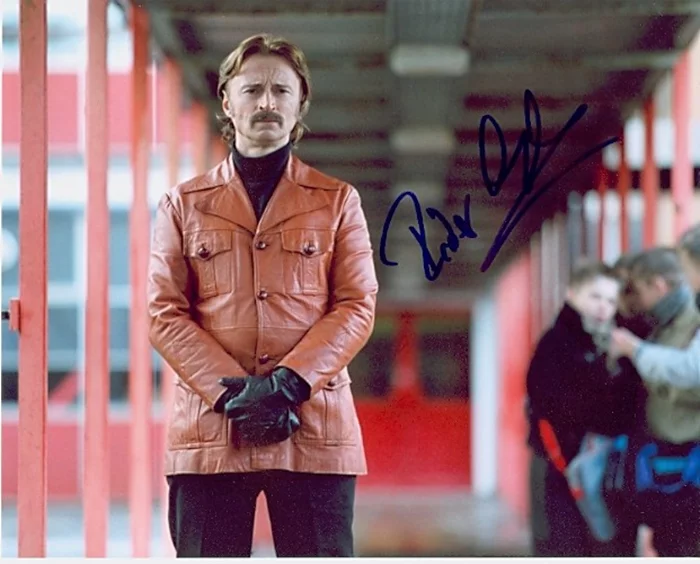 Robert Carlyle autograph