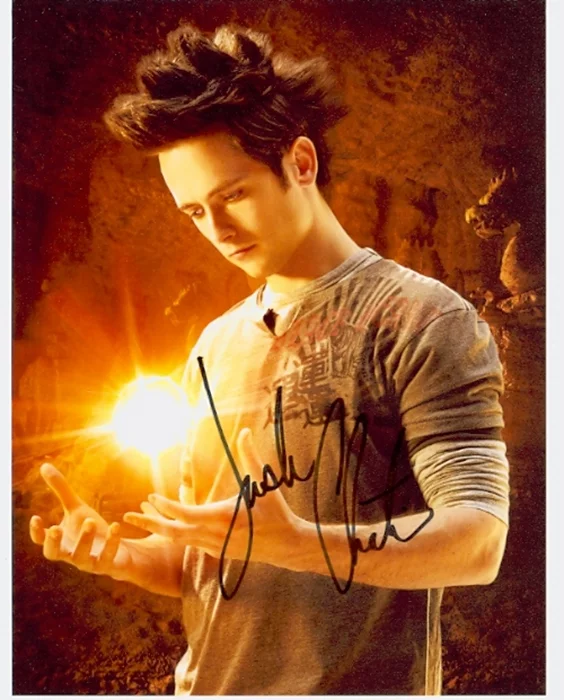 Justin Chatwin autograph