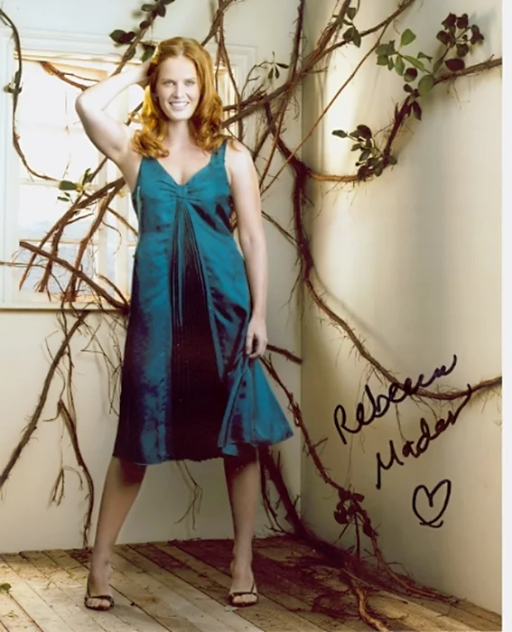 Rebecca Mader autograph