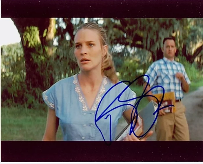 Robin Wright autograph