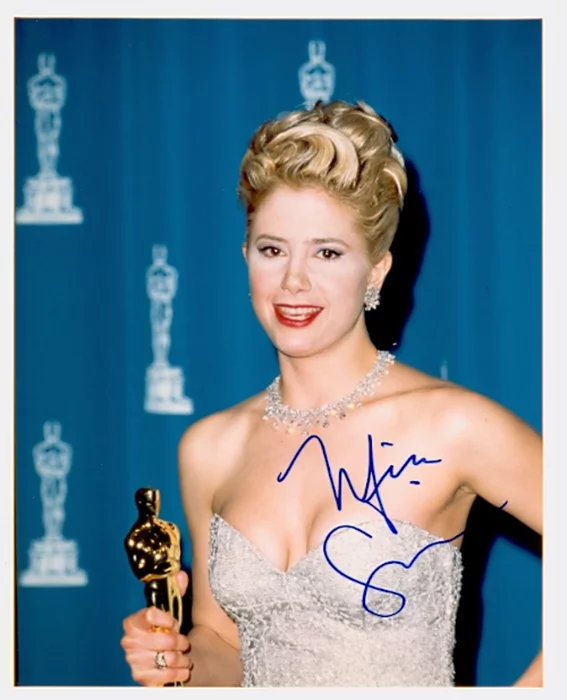 Mira Sorvino autograph