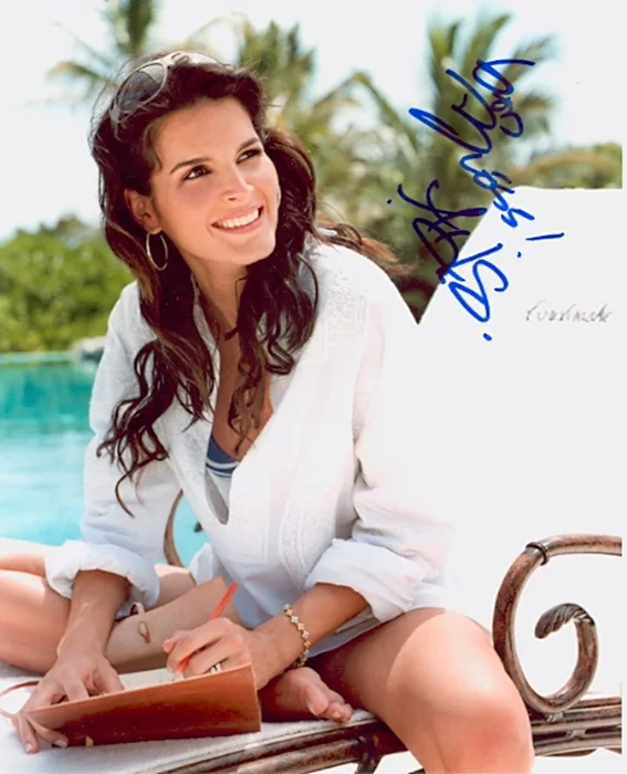 Angie Harmon autograph