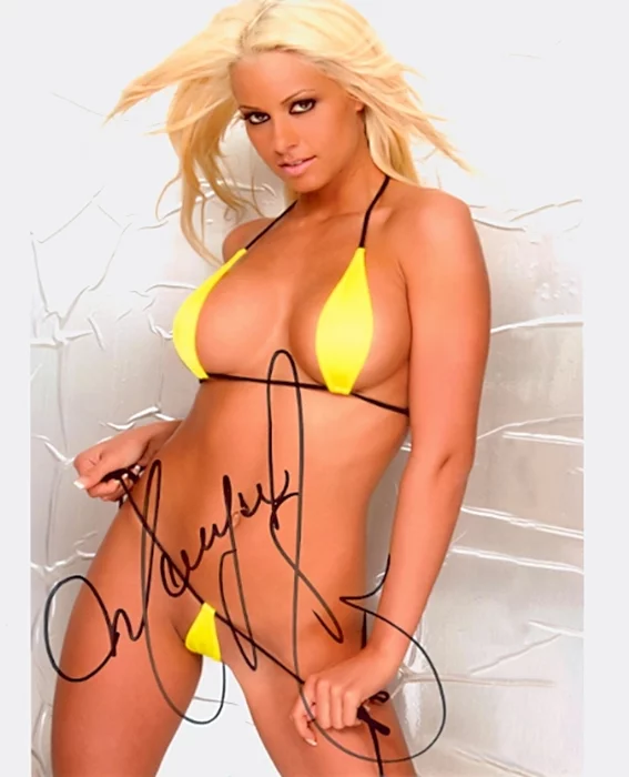 Maryse autograph