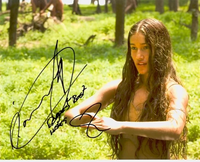 Q'Orianka Kilcher autograph