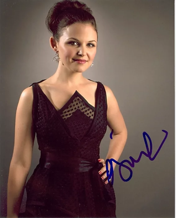 Ginnifer Goodwin autograph