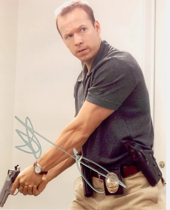 Donnie Wahlberg autograph