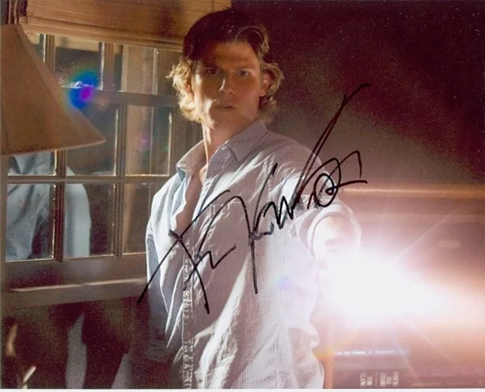 Travis Van Winkle autograph