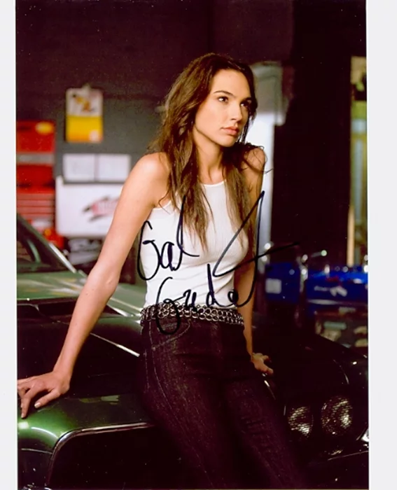 Gal Gadot autograph