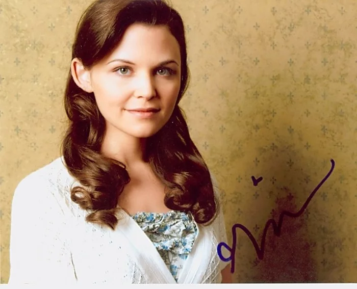 Ginnifer Goodwin autograph