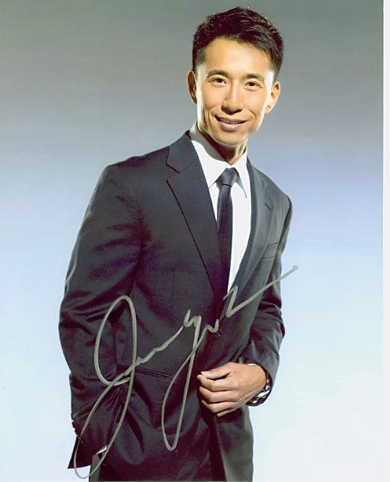 James Kyson Lee autograph
