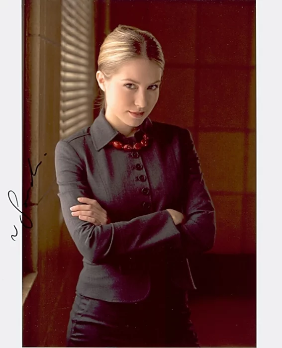 Sarah Carter autograph