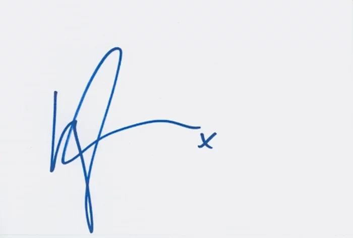 Keisha Castle-Hughes autograph