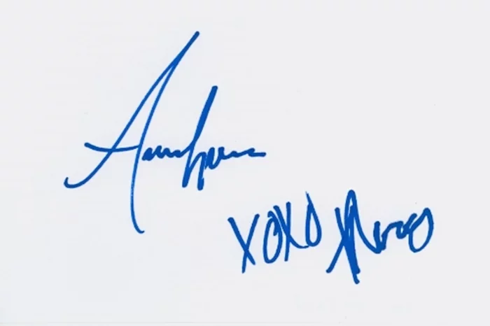 AnnaLynne McCord autograph