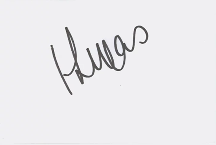 Isabel Lucas autograph