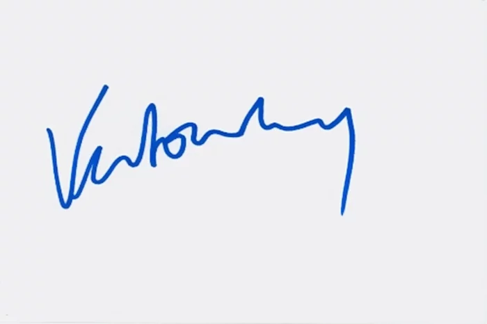 Lady Victoria Hervey autograph