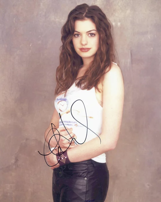 Anne Hathaway autograph