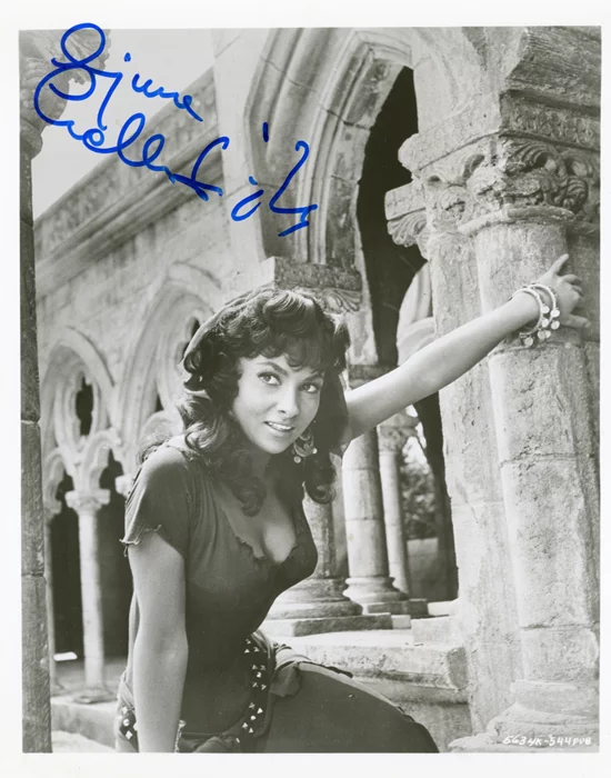 Gina Lollobrigida autograph