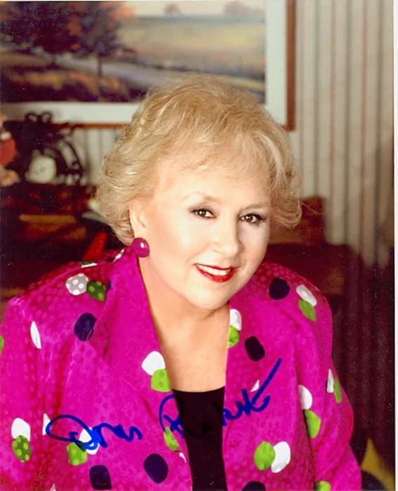 Doris Roberts autograph