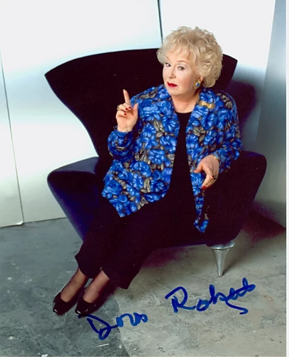 Doris Roberts autograph
