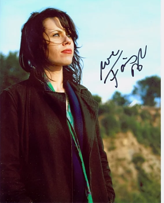 Fairuza Balk autograph